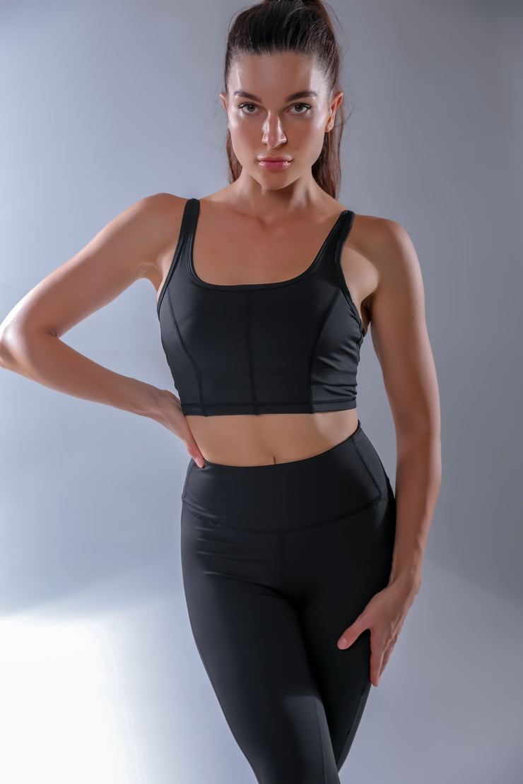 Fitness yoga wear tight leggings and crop top